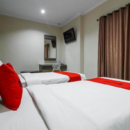Reddoorz Plus Syariah @ Jalan Sriwijaya Medan Buitenkant foto