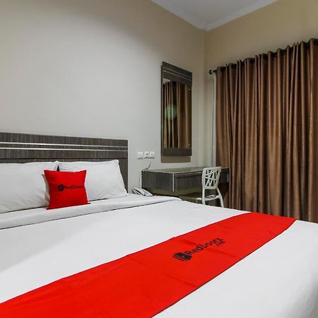 Reddoorz Plus Syariah @ Jalan Sriwijaya Medan Buitenkant foto