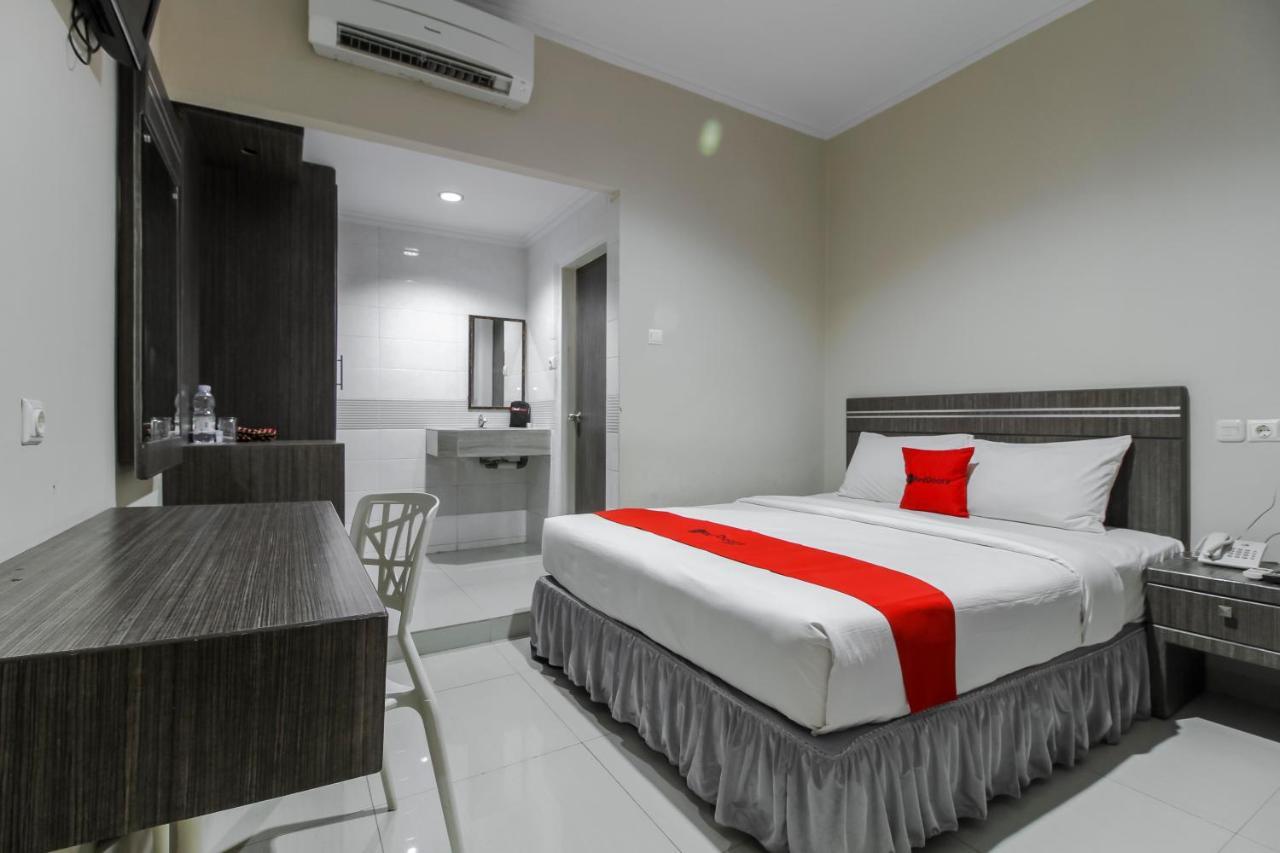 Reddoorz Plus Syariah @ Jalan Sriwijaya Medan Buitenkant foto