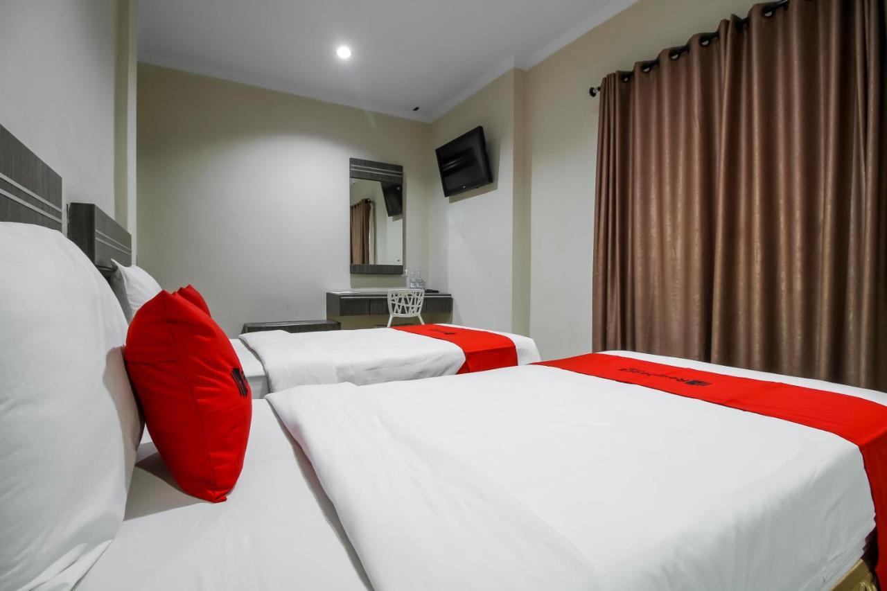Reddoorz Plus Syariah @ Jalan Sriwijaya Medan Buitenkant foto