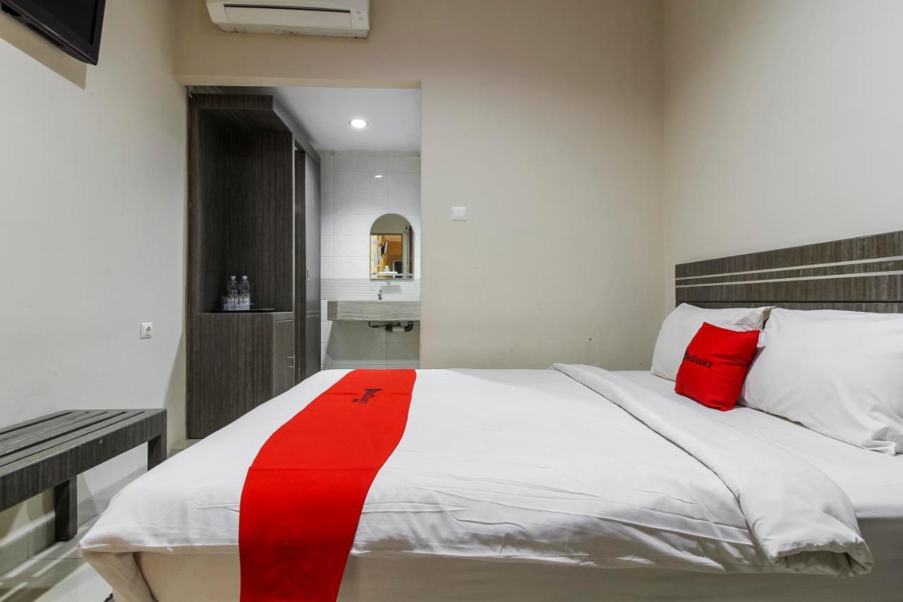 Reddoorz Plus Syariah @ Jalan Sriwijaya Medan Buitenkant foto