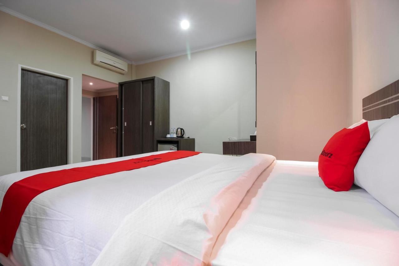 Reddoorz Plus Syariah @ Jalan Sriwijaya Medan Buitenkant foto
