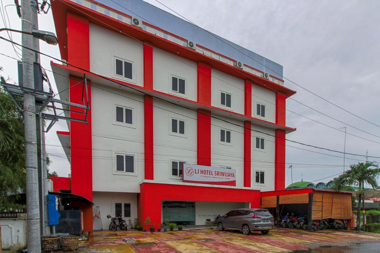 Reddoorz Plus Syariah @ Jalan Sriwijaya Medan Buitenkant foto