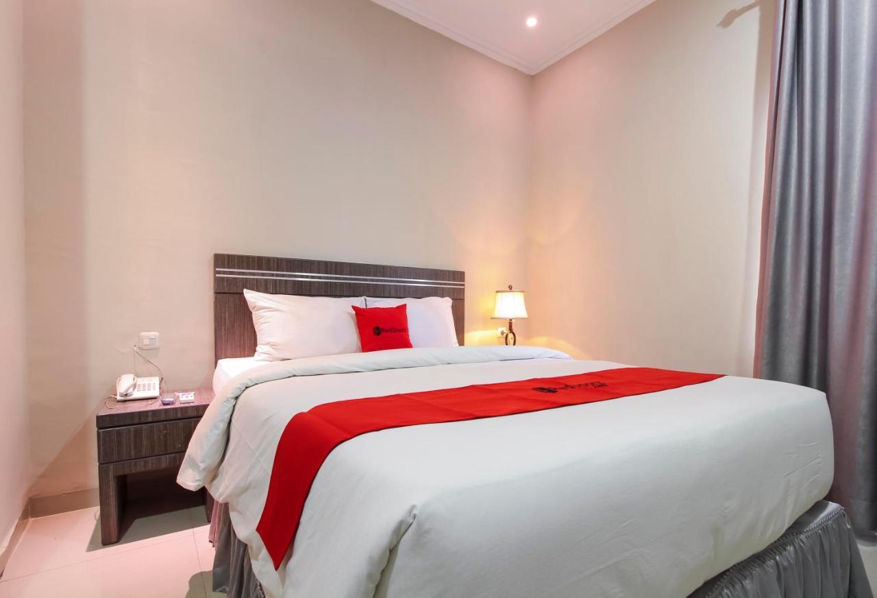 Reddoorz Plus Syariah @ Jalan Sriwijaya Medan Buitenkant foto