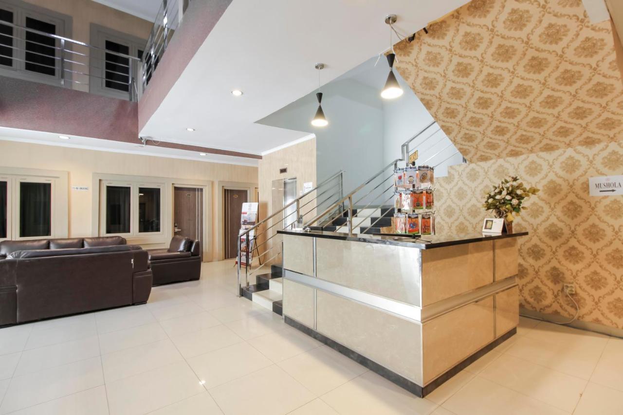 Reddoorz Plus Syariah @ Jalan Sriwijaya Medan Buitenkant foto