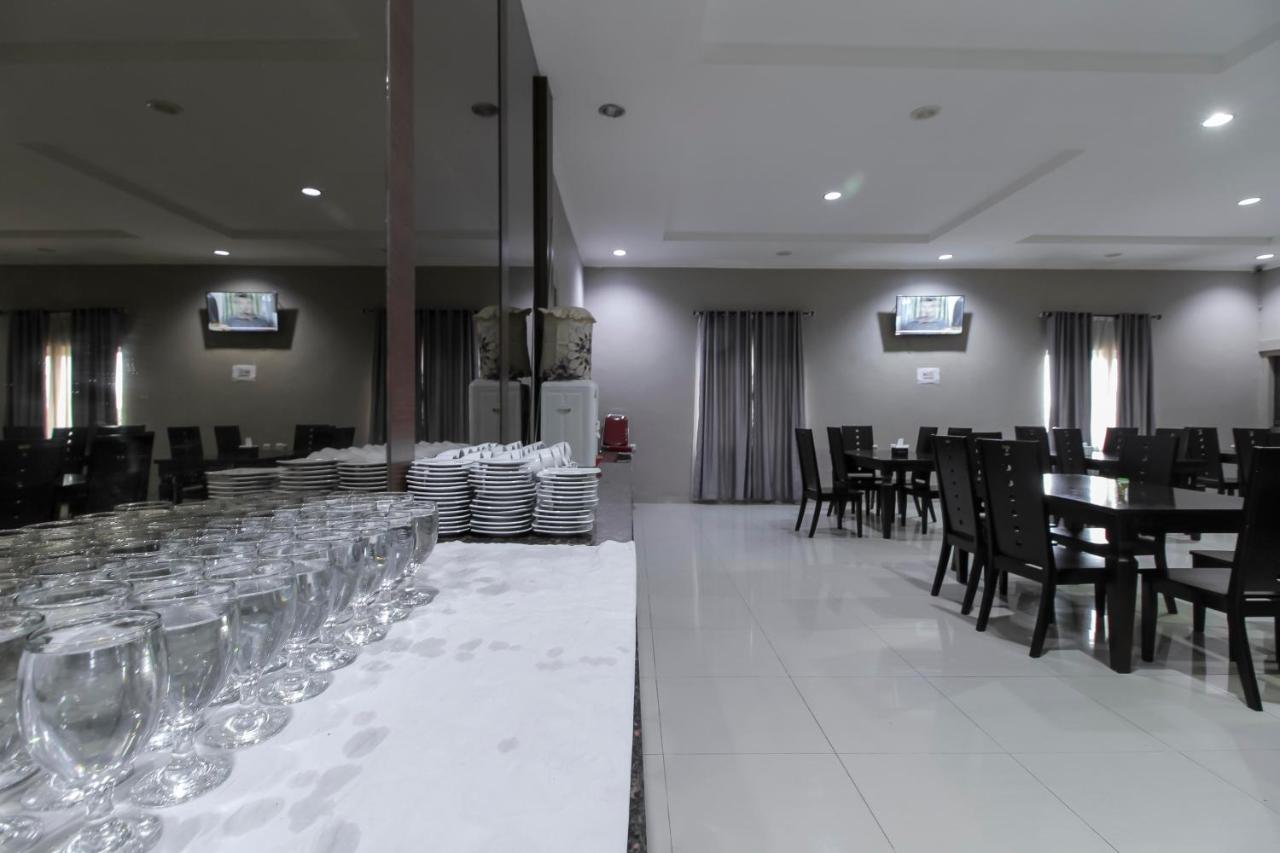 Reddoorz Plus Syariah @ Jalan Sriwijaya Medan Buitenkant foto