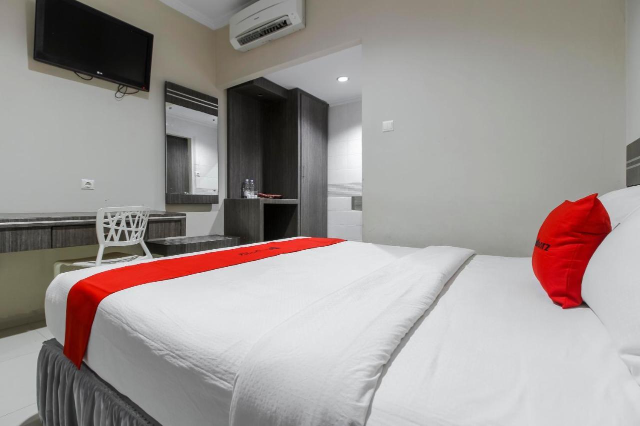 Reddoorz Plus Syariah @ Jalan Sriwijaya Medan Buitenkant foto