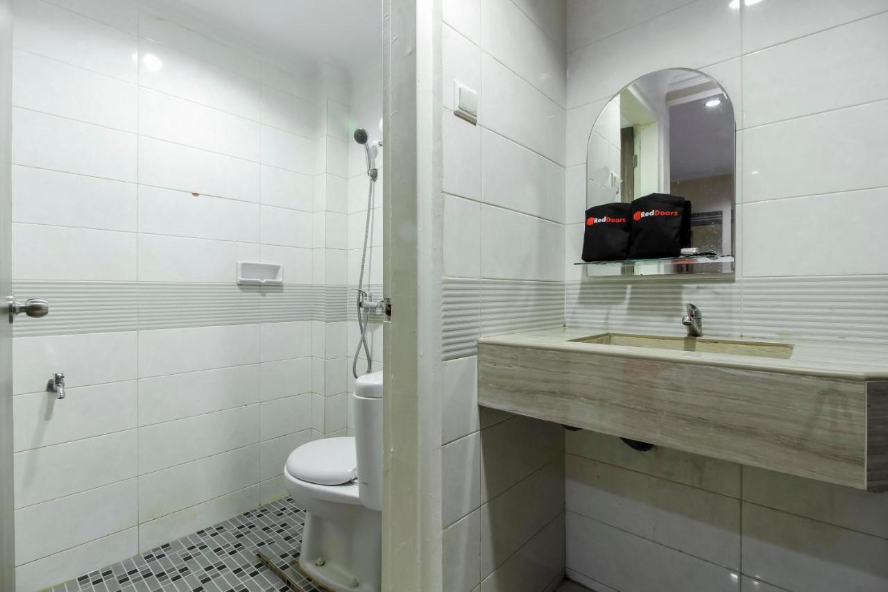 Reddoorz Plus Syariah @ Jalan Sriwijaya Medan Buitenkant foto