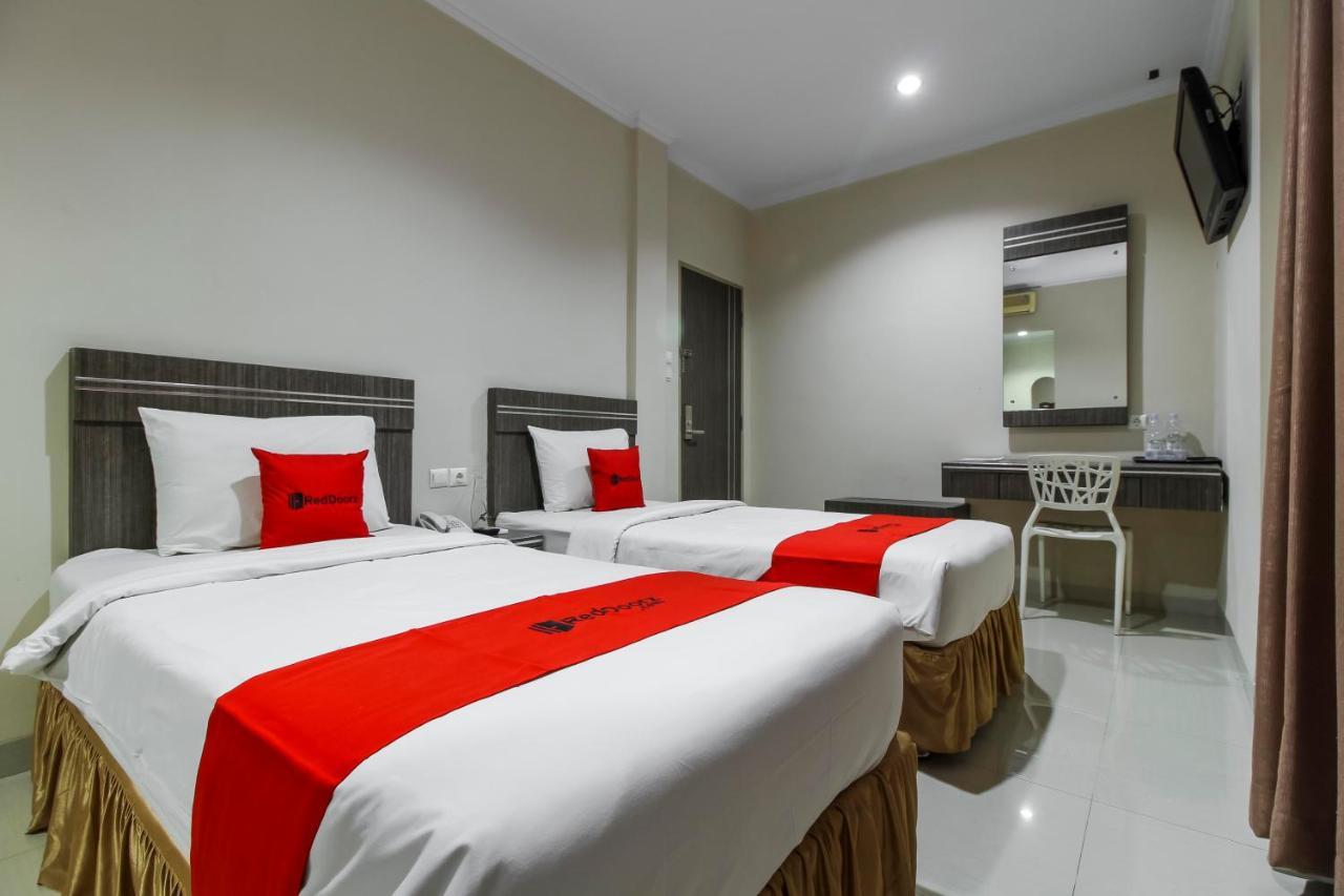 Reddoorz Plus Syariah @ Jalan Sriwijaya Medan Buitenkant foto