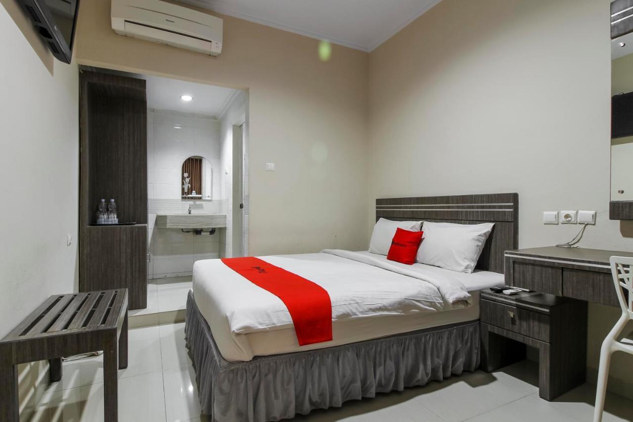 Reddoorz Plus Syariah @ Jalan Sriwijaya Medan Buitenkant foto