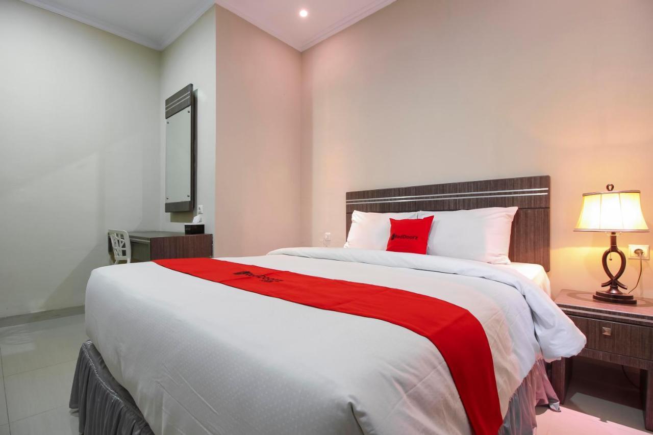 Reddoorz Plus Syariah @ Jalan Sriwijaya Medan Buitenkant foto