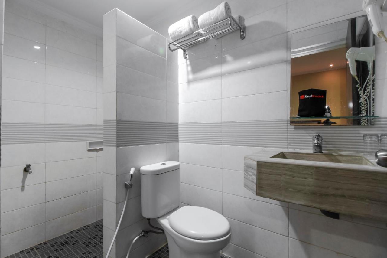 Reddoorz Plus Syariah @ Jalan Sriwijaya Medan Buitenkant foto